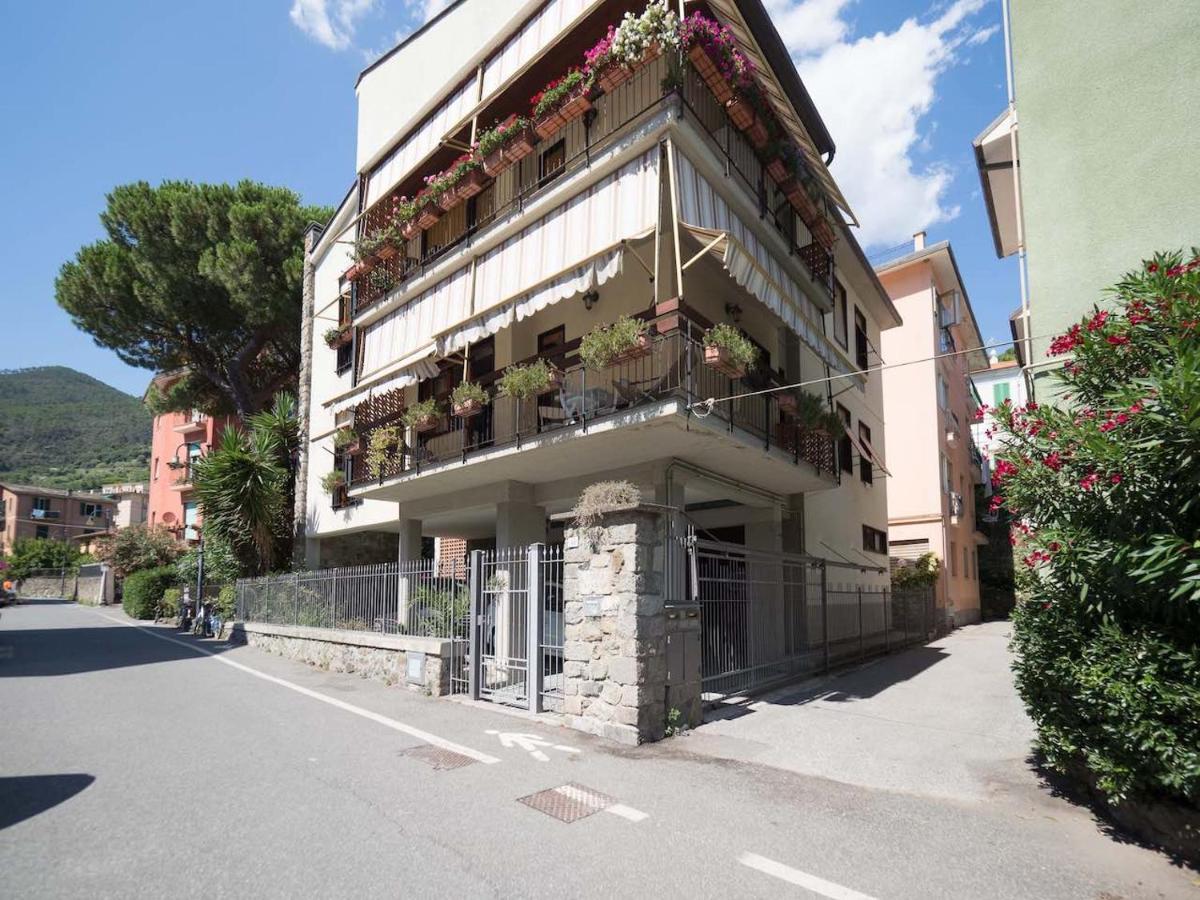 Il Giardino Di Ada Ground Floor Studio With Ac And Patio Monterosso al Mare Luaran gambar
